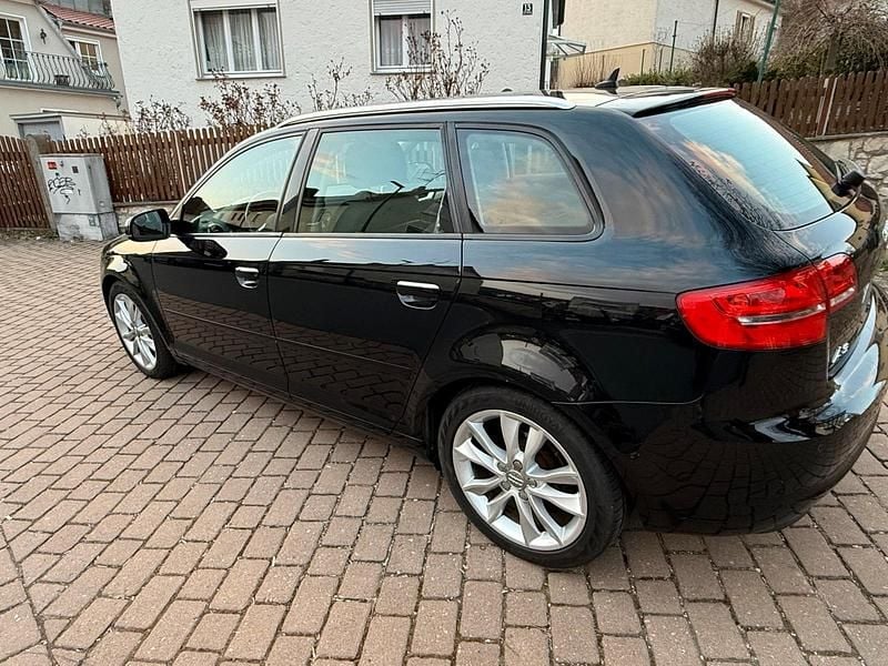 Gebraucht Audi A3 125 PS (91 kW) 2010 Schwarz Kleinwagen
