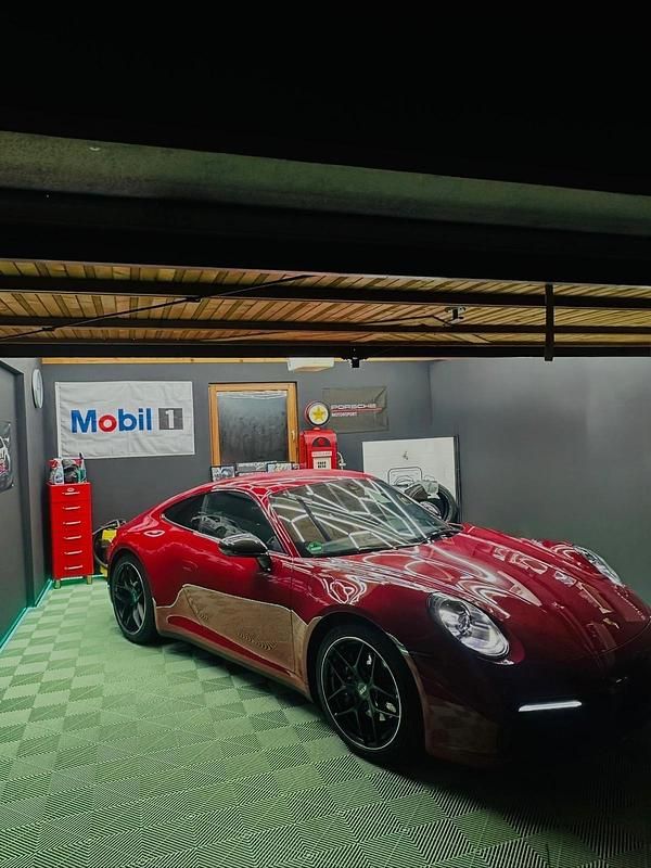 Rot Gebraucht 2020 Porsche 911 Carrera Coupé | 106.999 € (Fairer Preis) - Bild 1/4