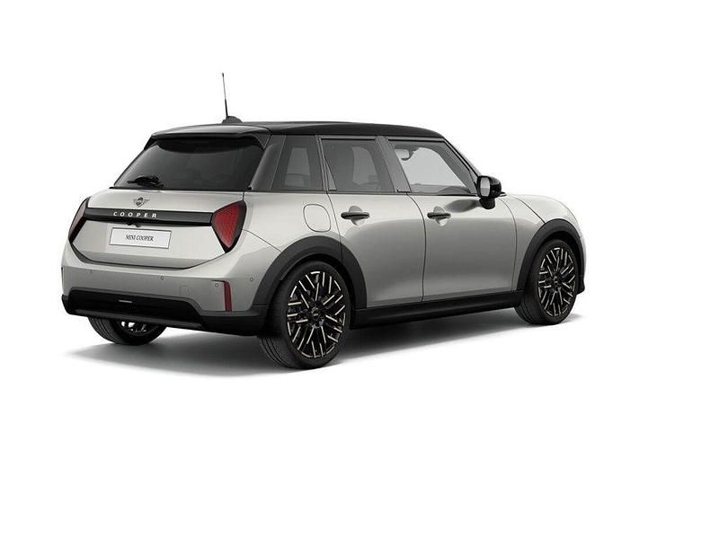 Gebraucht Mini Cooper Favoured 156 PS (114 kW) 2024 Silber Kleinwagen