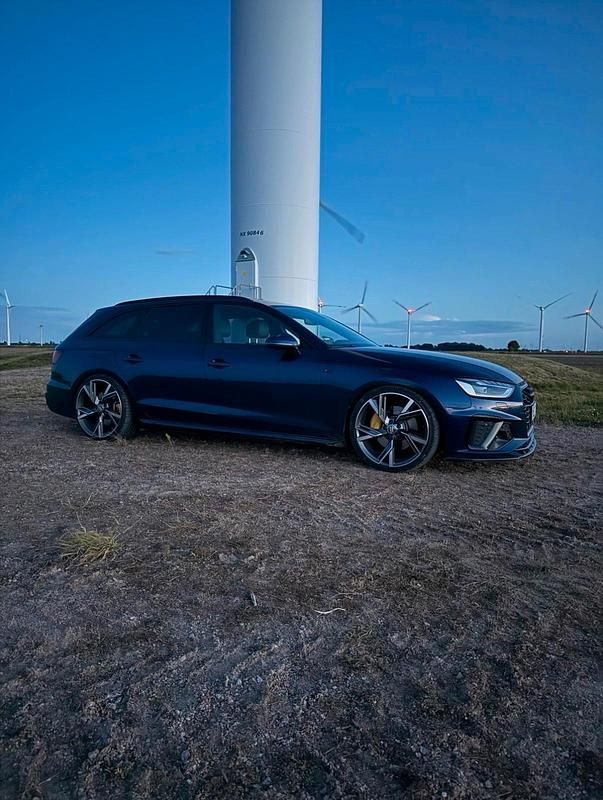 Blau Gebraucht 2020 Audi A4 Kombi | 23.000 € - Bild 1/4