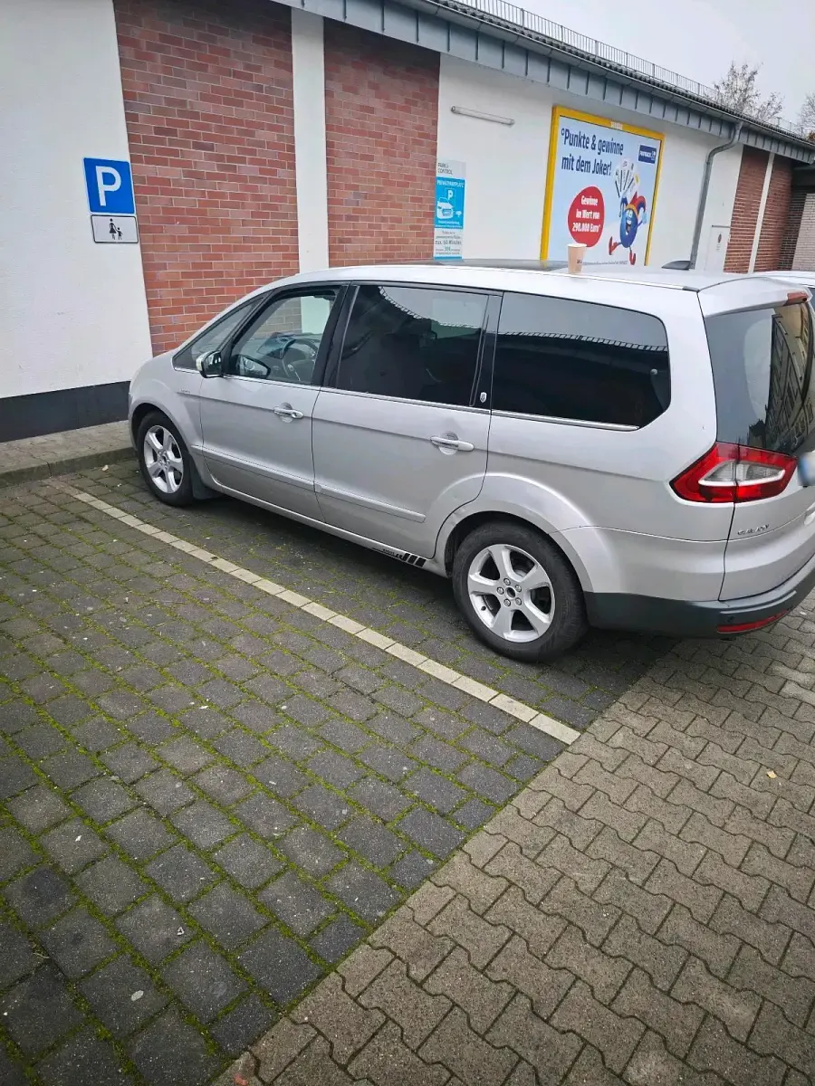 Gebraucht Ford Galaxy 140 PS (102 kW) 2007 Silber Van / Kleinbus