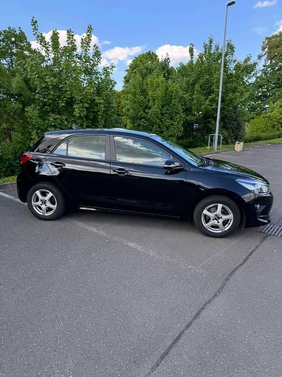 Gebraucht Kia Rio Vision 84 PS (61 kW) 2021 Schwarz Limousine