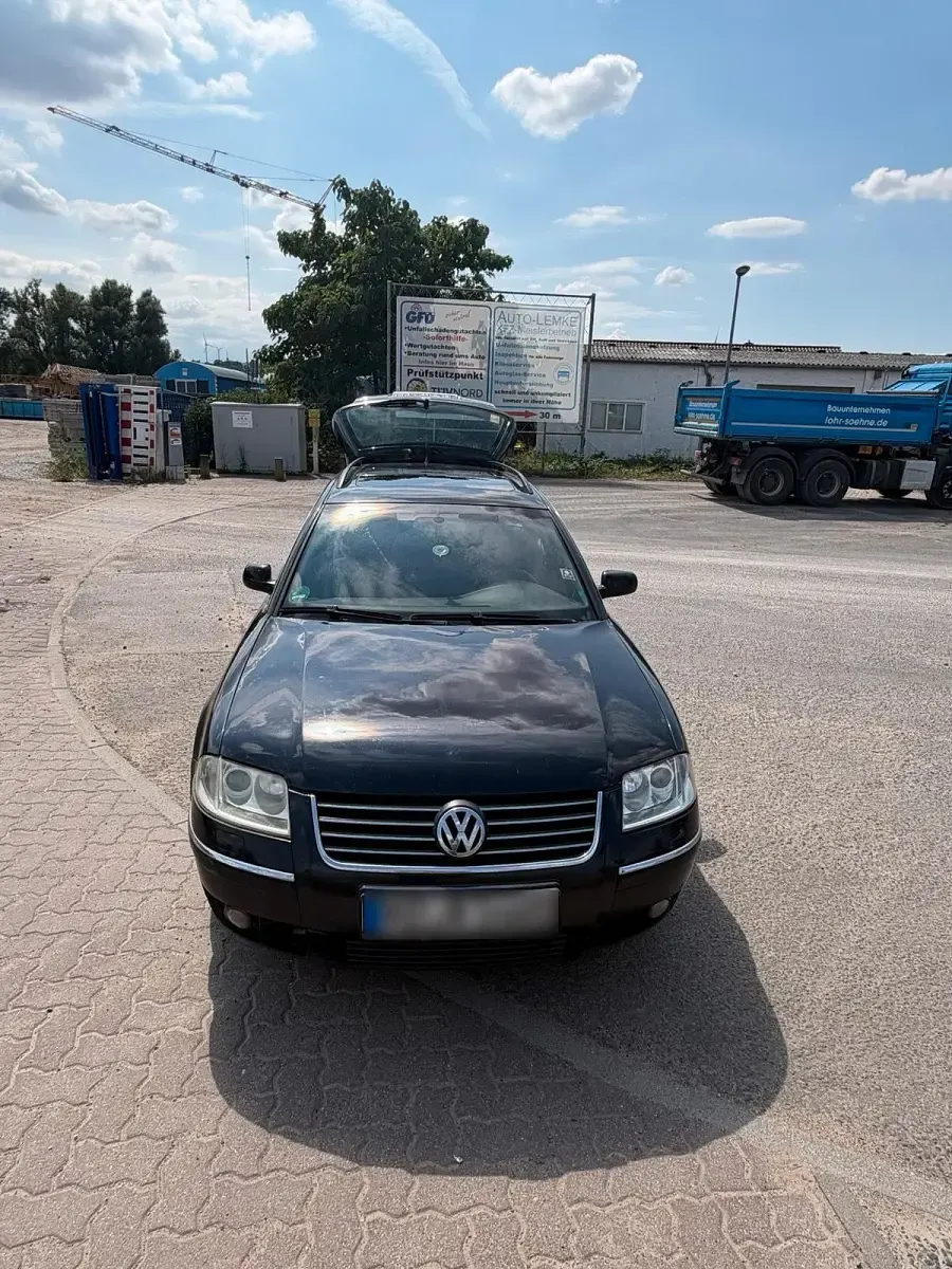 Gebraucht VW Passat 131 PS (96 kW) 2003 Schwarz Kombi