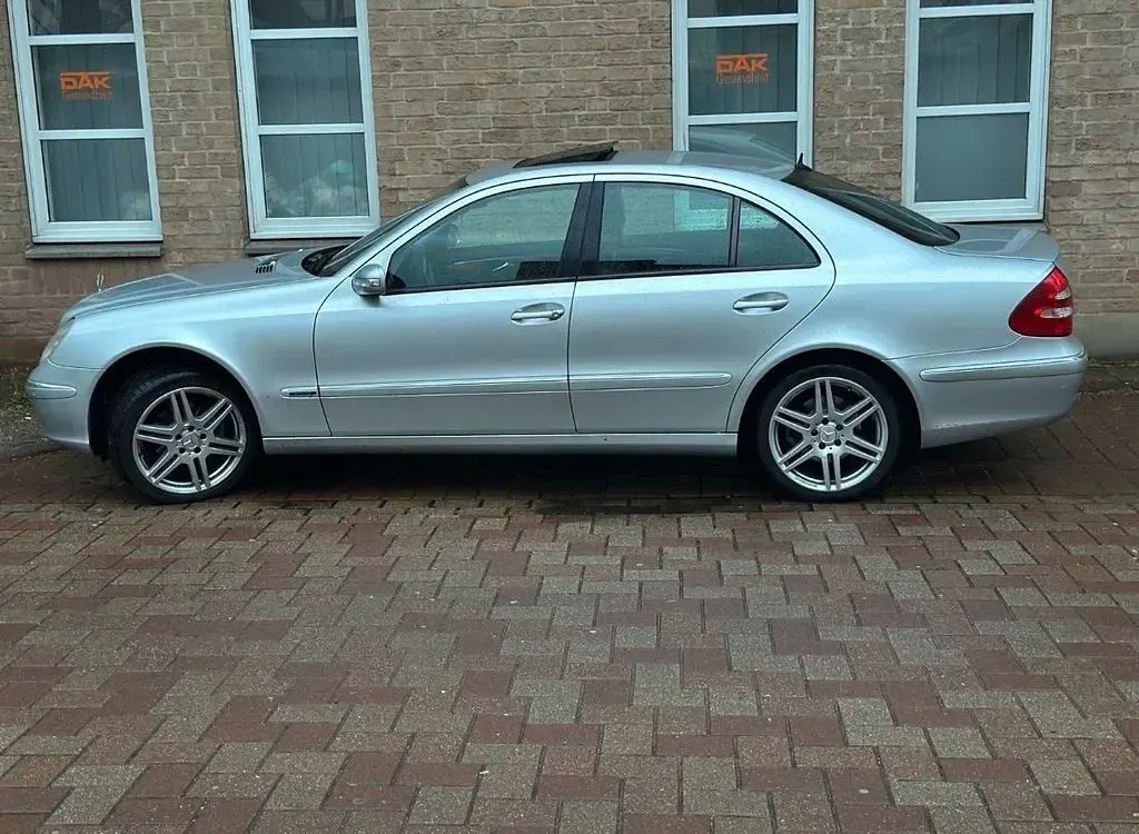 Gebraucht Mercedes E280 Elegance 190 PS (139 kW) 2005 Silber Limousine