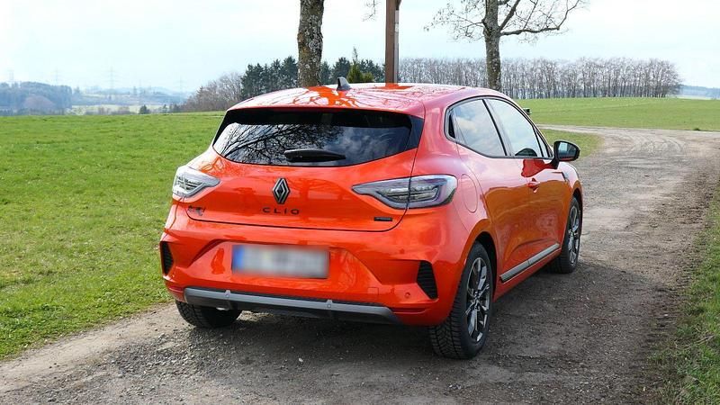 Gebraucht Renault Clio V Esprit Alpine 143 PS (105 kW) 2024 Orange Kleinwagen