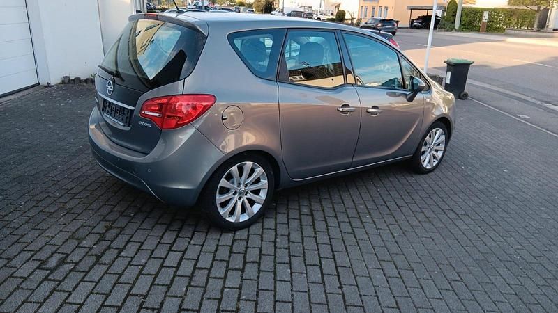 Gebraucht Opel Meriva Innovation 140 PS (102 kW) 2012 Gold Van / Kleinbus