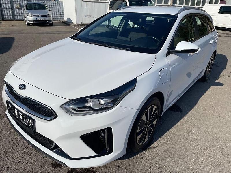 Gebraucht Kia Ceed 105 PS (77 kW) 2021 Weiß Kleinwagen