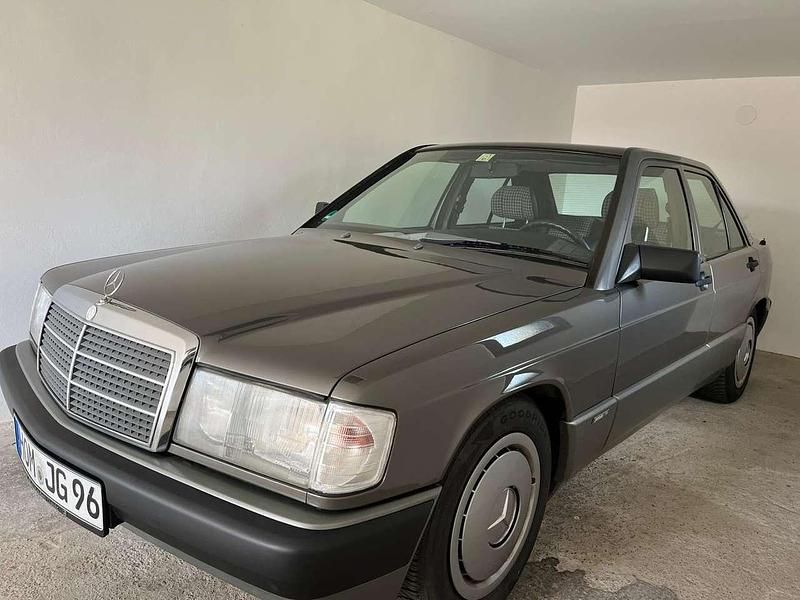 Grau Gebraucht 1990 Mercedes 190 Sportline Limousine | 11.500 € - Bild 1/4