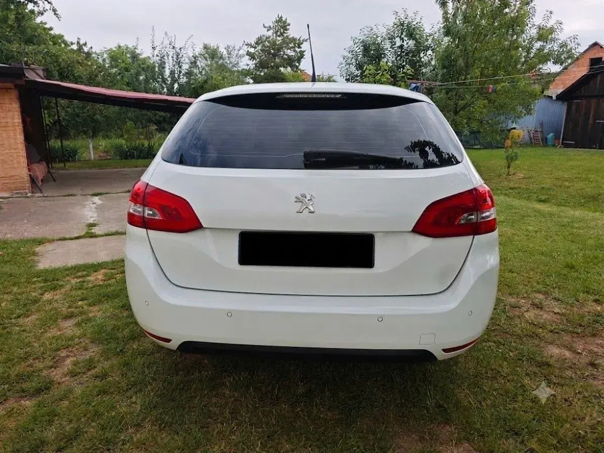 Gebraucht Peugeot 308 Active 131 PS (96 kW) 2019 Weiß Kombi