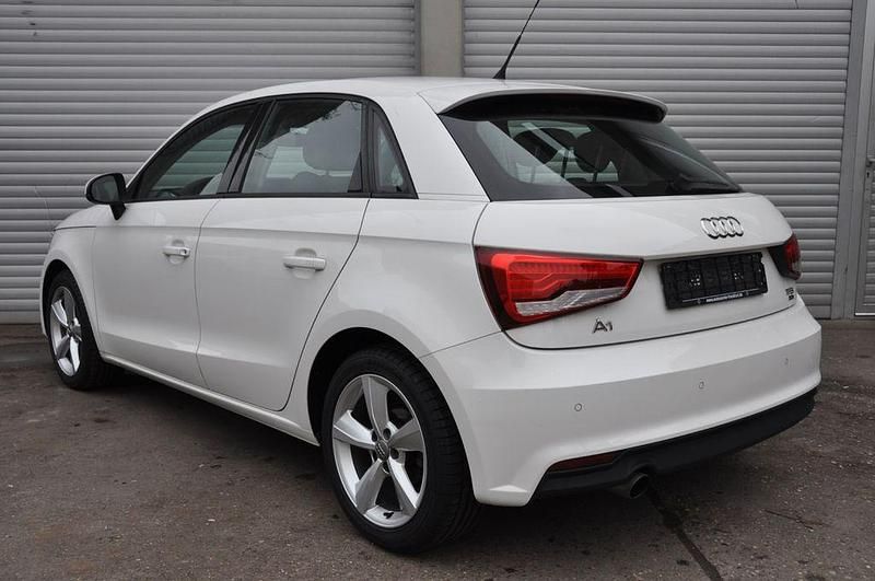 Gebraucht Audi A1 Sportback Design 82 PS (60 kW) 2017 Weiß Kleinwagen