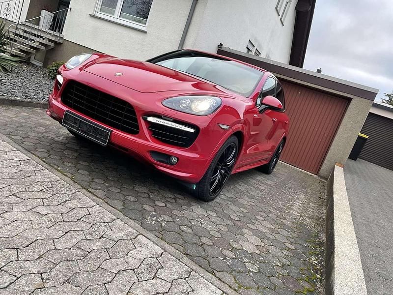 Gebraucht Porsche Cayenne 420 PS (308 kW) 2012 Rot SUV