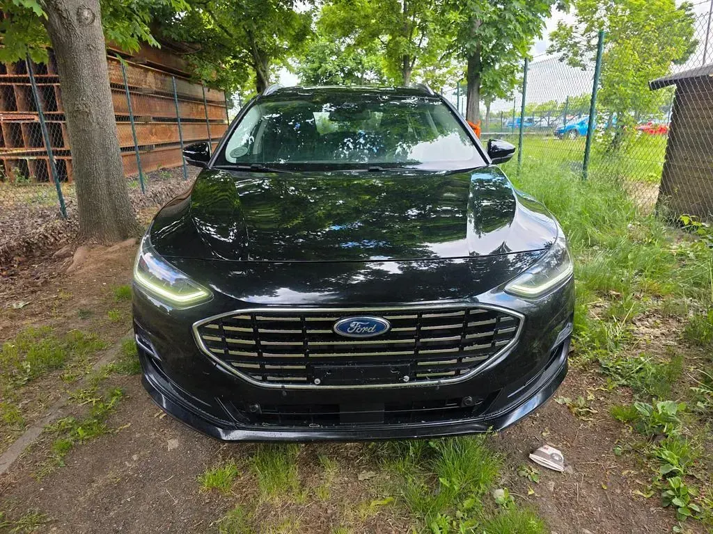 Gebraucht Ford Focus Titanium 120 PS (88 kW) 2023 Schwarz Limousine