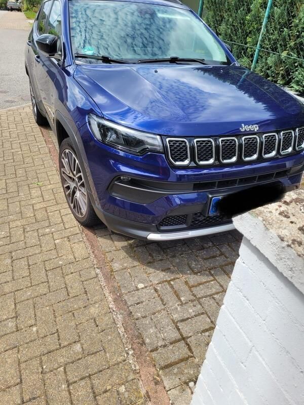 Blau Gebraucht 2021 Jeep Compass Limited SUV | 18.500 € (Fairer Preis) - Bild 1/4