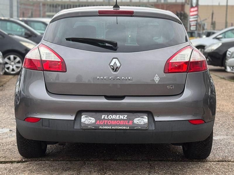 Gebraucht Renault Mégane Bose Edition 131 PS (96 kW) 2014 Grau Limousine