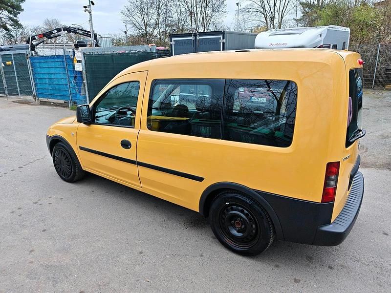 Gebraucht Opel Combo 97 PS (71 kW) 2006 Gelb Van / Kleinbus