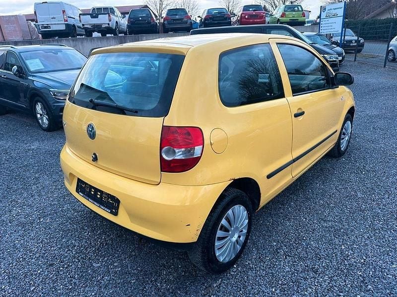 Gebraucht VW Fox Basis 54 PS (39 kW) 2006 Gelb Kleinwagen