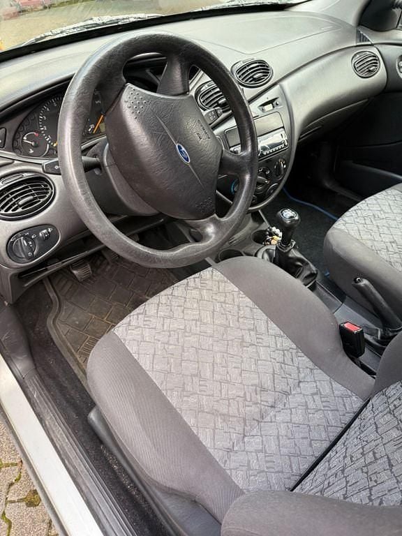 Gebraucht Ford Focus 101 PS (74 kW) 2001 Silber Limousine