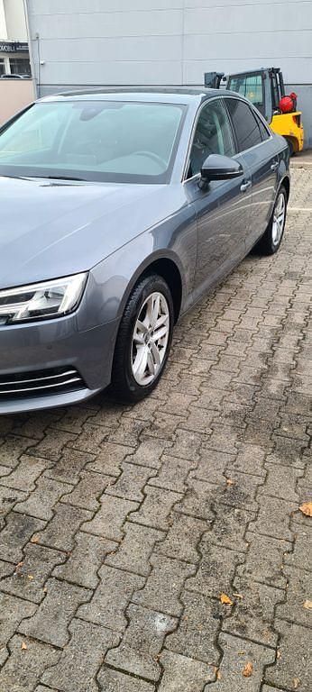 Grau Gebraucht 2018 Audi A4 Sport Limousine | 17.200 € (Fairer Preis) - Bild 1/4