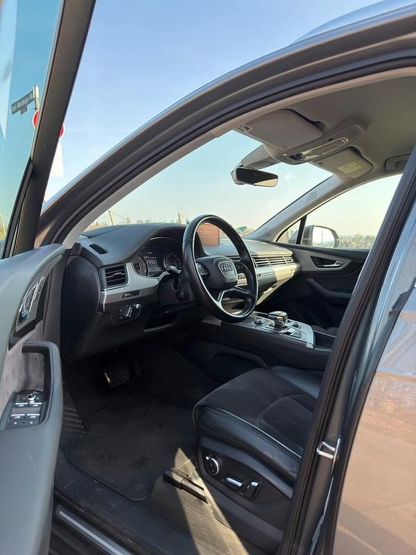 Gebraucht Audi Q7 Comfort 217 PS (159 kW) 2016 Grau SUV
