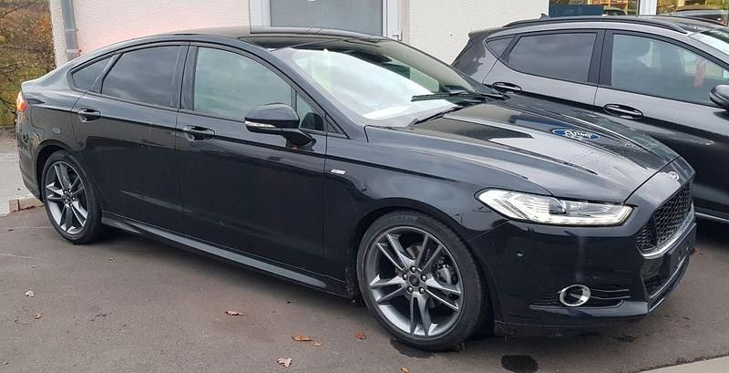Schwarz Gebraucht 2019 Ford Mondeo ST-Line Limousine | 15.900 € (Etwas zu teuer) - Bild 1/4