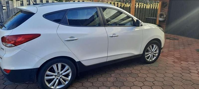 Gebraucht Hyundai ix35 Premium 163 PS (119 kW) 2012 Weiß SUV