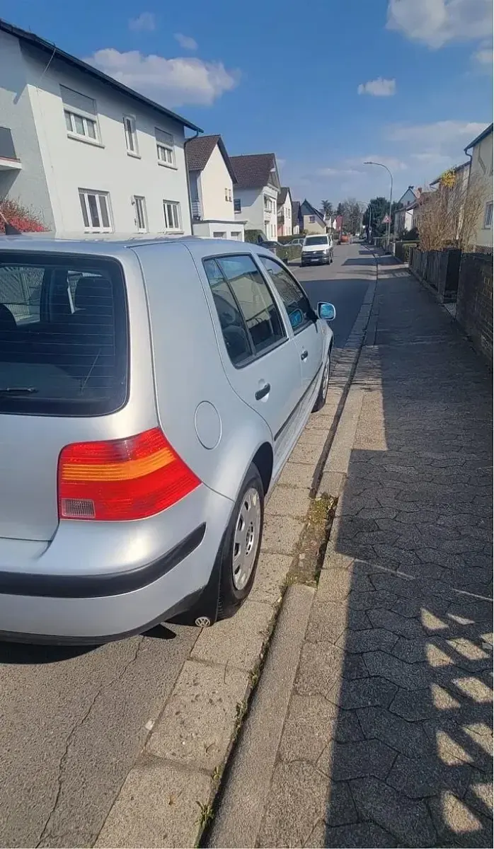 Gebraucht VW Golf IV 75 PS (55 kW) 2000 Silber Kleinwagen