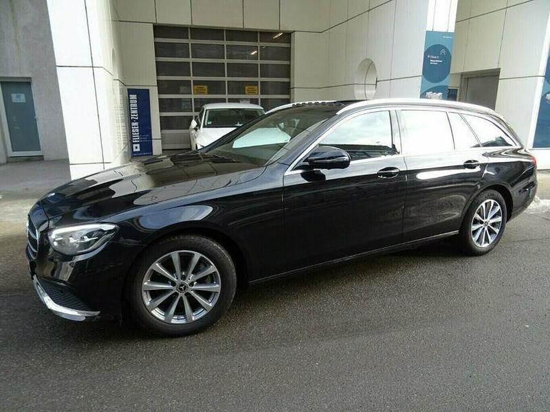 Gebraucht Mercedes E220 Avantgarde 194 PS (142 kW) 2021 Obsidianschwarz met Kombi