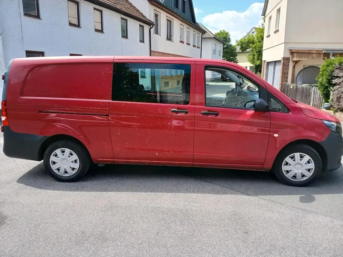 Gebraucht Mercedes Vito 162 PS (119 kW) 2017 Rot Van