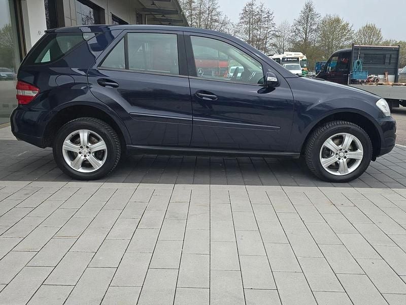 Gebraucht Mercedes ML280 190 PS (139 kW) 2008 Blau SUV