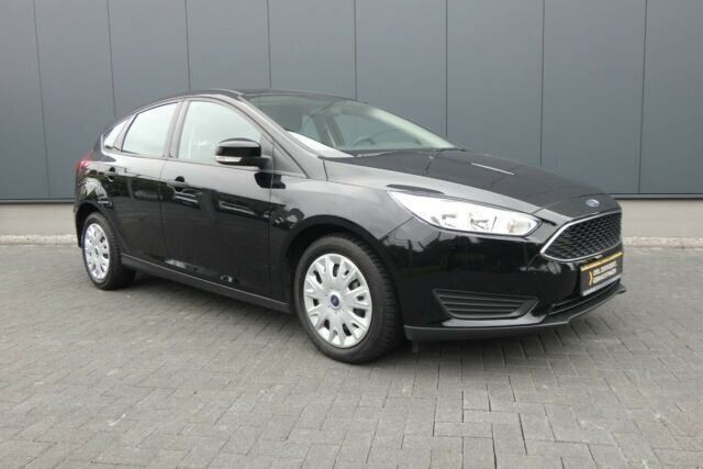 Gebraucht Ford Focus 101 PS (74 kW) 2017 Schwarz metallic Limousine