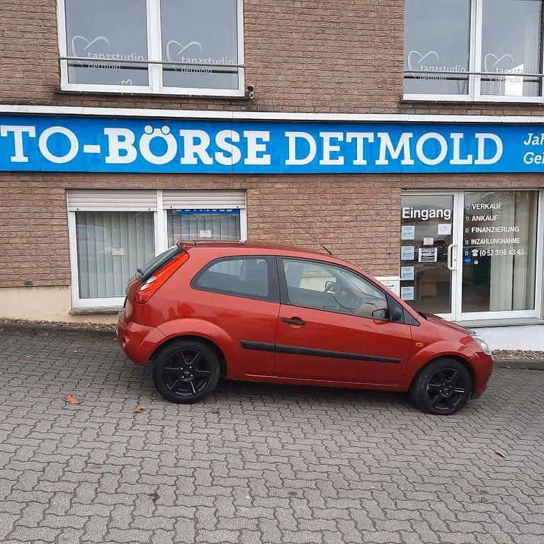 Gebraucht Ford Fiesta Ambiente 69 PS (50 kW) 2006 Orange Kleinwagen
