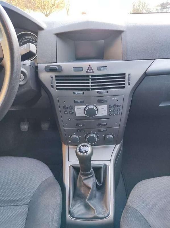 Gebraucht Opel Astra 90 PS (66 kW) 2006 Schwarz Limousine