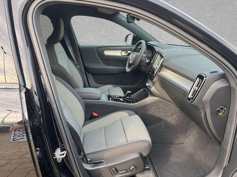 Gebraucht Volvo XC40 Plus 163 PS (119 kW) 2025 Onyx schwarz SUV