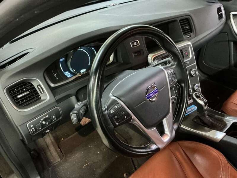 Schwarz Gebraucht 2013 Volvo V60 Summum Kombi | 9.000 € - Bild 1/4