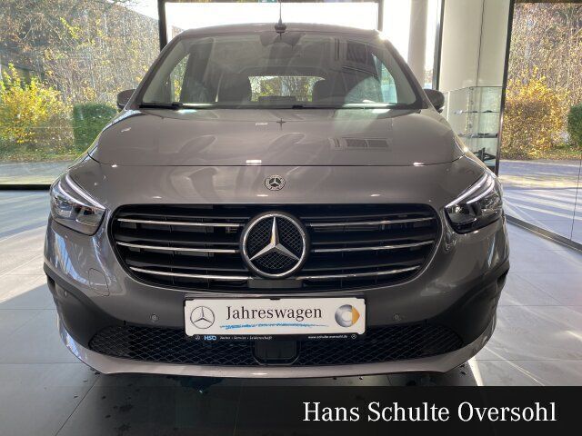 Gebraucht Mercedes T180 Progressive 131 PS (96 kW) 2024 Grau Van / Kleinbus