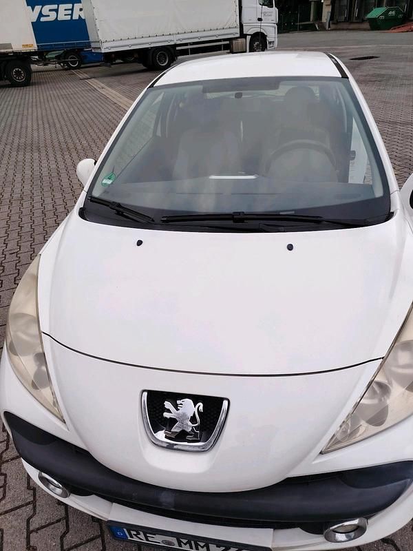 Weiß Gebraucht 2008 Peugeot 207 Kleinwagen | 2.900 € - Bild 1/4