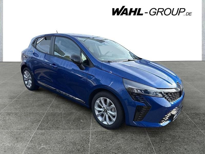 Nieuw Renault Clio V Evolution 91 PK (66 kW) 2025 Blauw Sedan