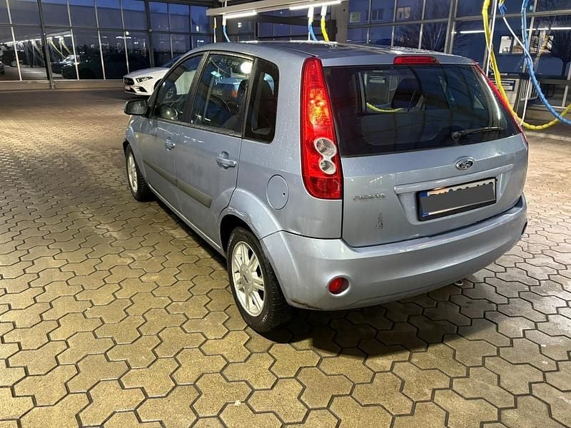 Blau Gebraucht 2006 Ford Fiesta Kleinwagen | 1.100 € (Guter Preis) - Bild 1/4