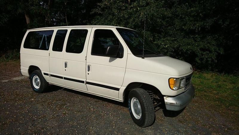 Weiß Gebraucht 1994 Ford Econoline Van | 10.900 € - Bild 1/4