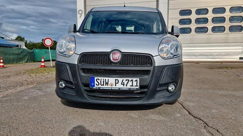 Silber Gebraucht 2013 Fiat Doblò Van / Kleinbus | 5.900 € (Fairer Preis) - Bild 1/4