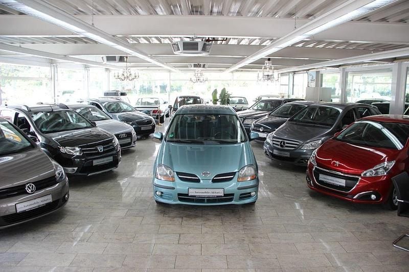 Blau Gebraucht 2002 Nissan Almera Visia Limousine | 1.990 € - Bild 1/4