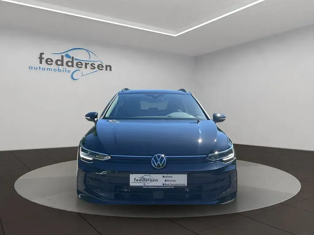 Gebraucht VW Golf VIII Life 116 PS (85 kW) 2025 Schwarz Kombi