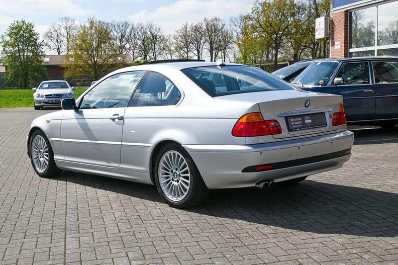 Second-hand BMW 330 Performance 231 CP (169 kW) 2003 Argintiu Coupe