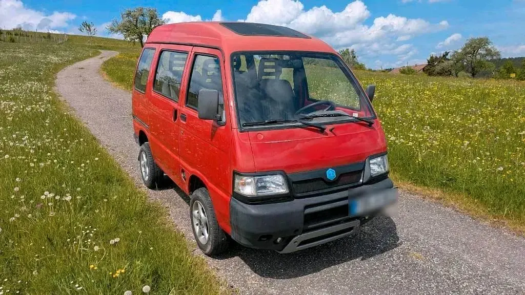 Gebraucht Piaggio Porter 65 PS (47 kW) 2008 Rot Limousine