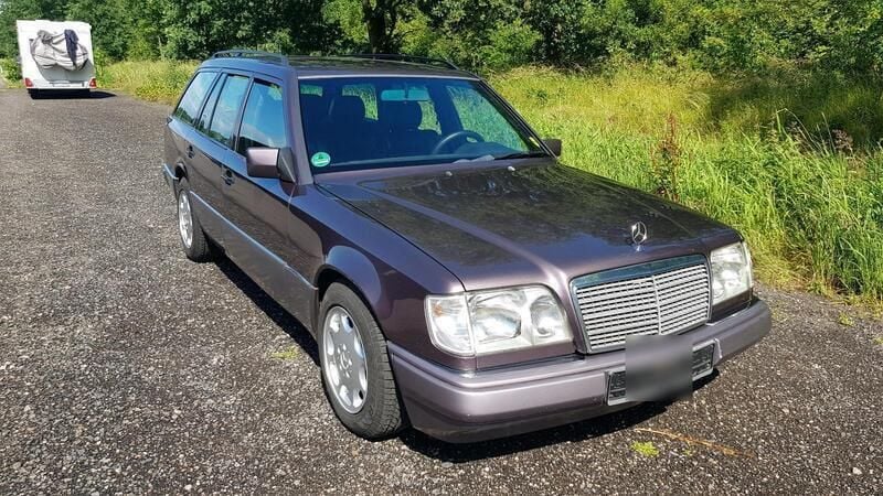 Andere außenfarben Gebraucht 1994 Mercedes E280 Kombi | 7.000 € - Bild 1/4