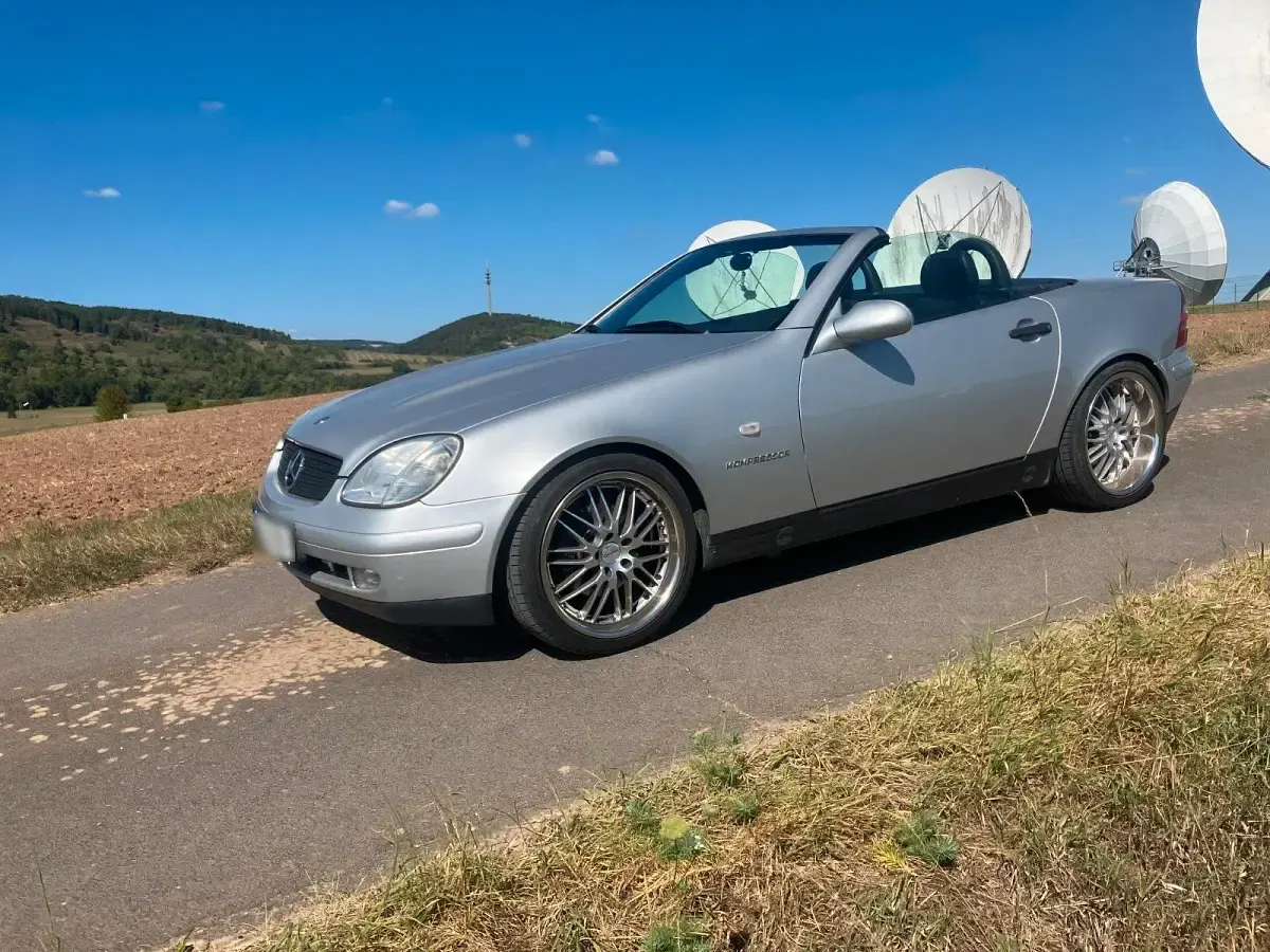 Gebraucht Mercedes SLK230 193 PS (141 kW) 1997 Silber Cabrio