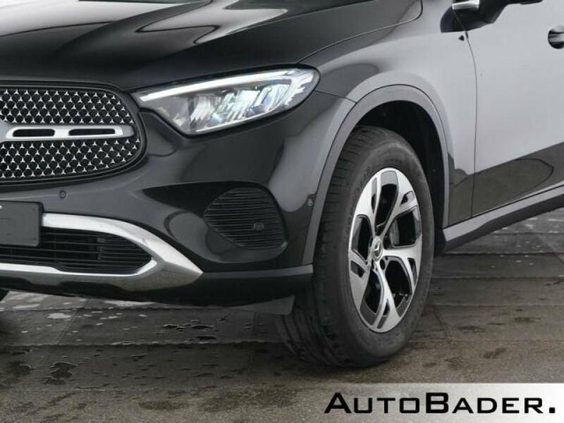 Gebraucht Mercedes GLC300e Avantgarde 197 PS (144 kW) 2024 197 lack obsidianschwarz (metallic) Coupé