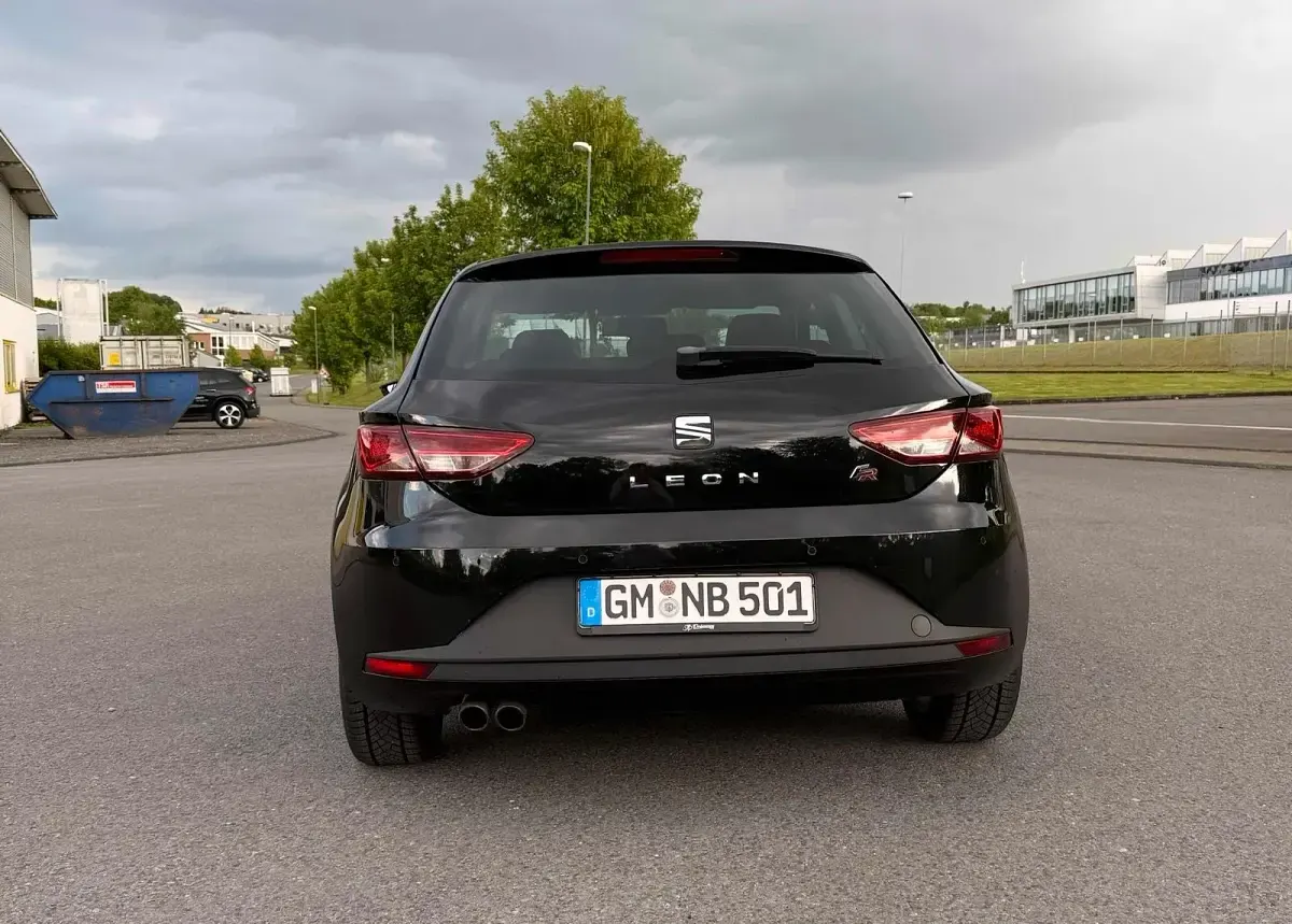 Używany Seat Leon FR 150 KM (110 kW) 2015 Czarny Coupe