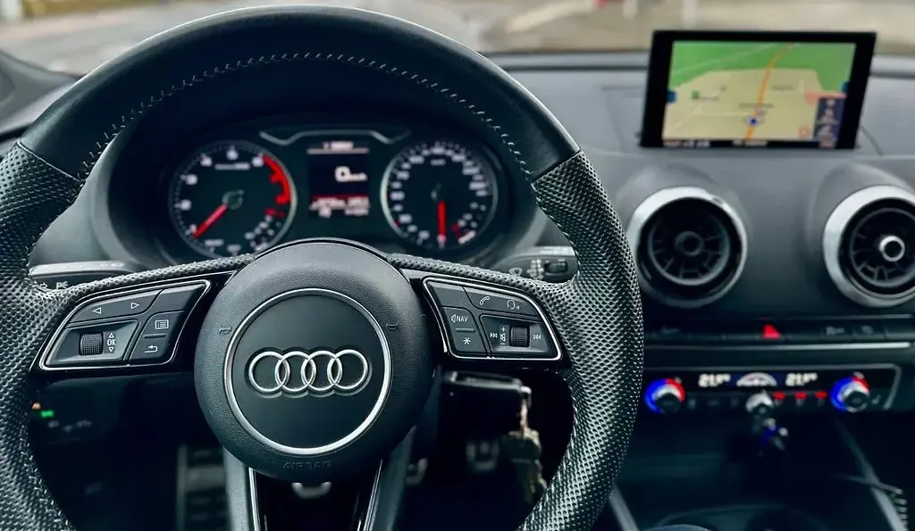 Gebraucht Audi A3 S-Line 150 PS (110 kW) 2019 Weiß Limousine