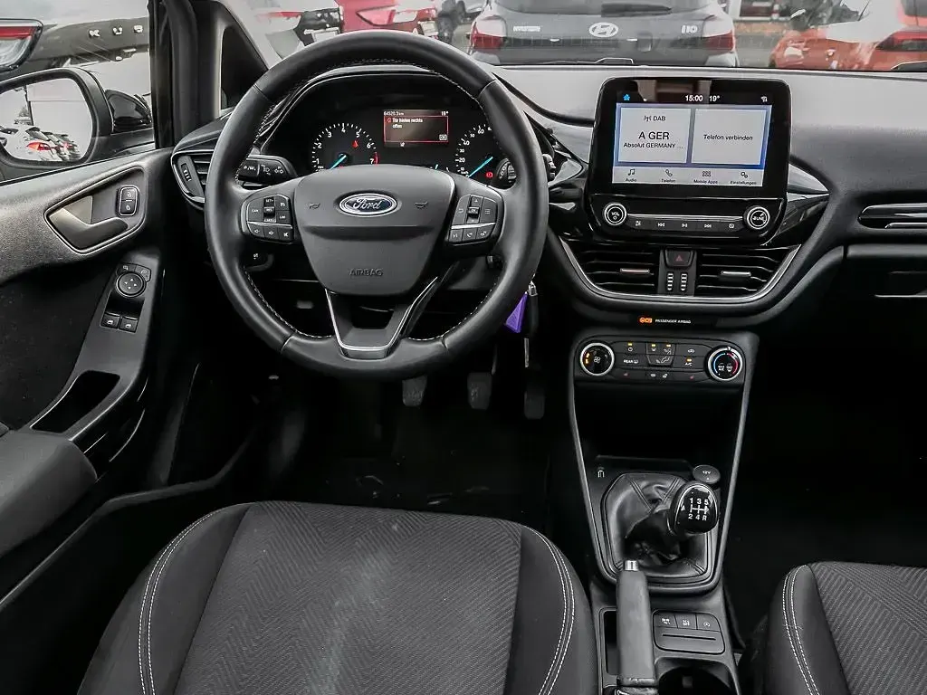Gebraucht Ford Fiesta Cool & Connect 75 PS (55 kW) 2022 Schwarz Kleinwagen